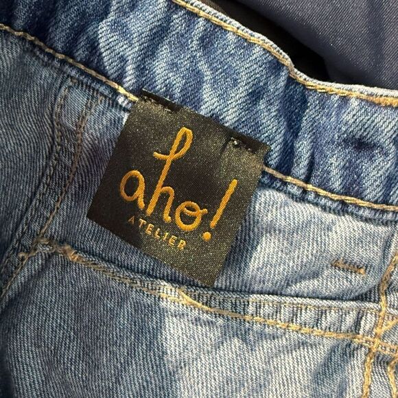 Blue Relaxed Fit Jeans with Faded Wash - Picture 6 of 8